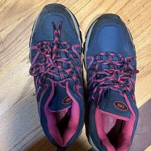 Stylish Women's Athletic Shoes in Navy and Pink